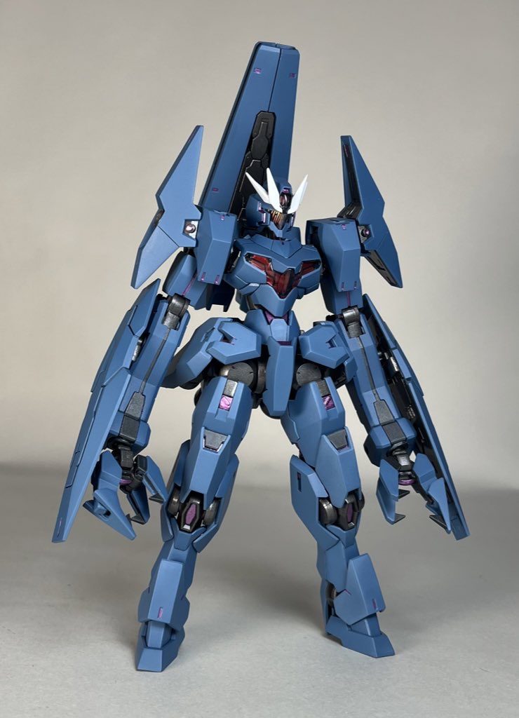 ガンダムルブリス・ソーンの腕部、リアスカート、フェーズドアレイキャノンを装備