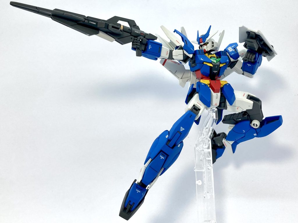 オバブのキービジュアルのポーズ。黒い装甲部と関節等メカ部は、設定では同じ色をしていますが、塗り分けて情報量を上げました。