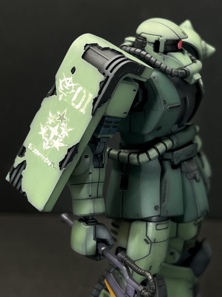 装甲禿げた盾がこのキットの醍醐味。