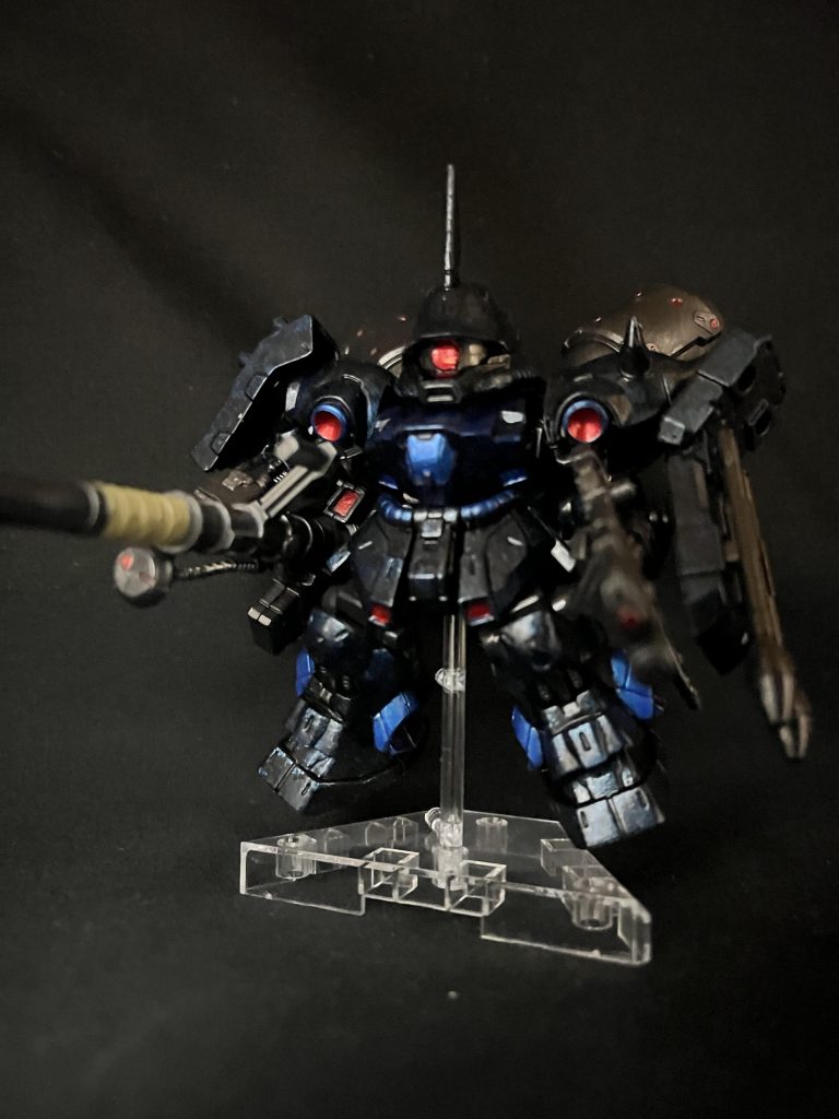 光のあたり具合でブルーの彩度が変わりいい感じなのですが、写真が下手過ぎてイマイチこのカッコ良さが出ないのが残念…同時に雑さも隠れてるんだけどね!