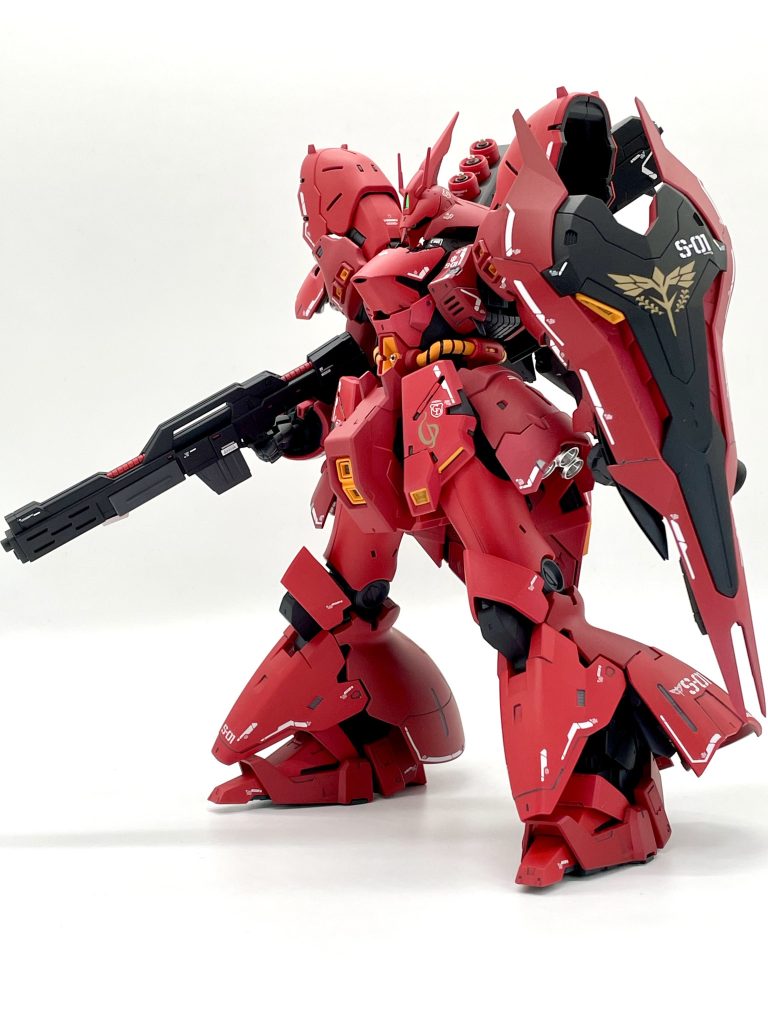 武装類の銃口とモノアイはメタルパーツを使用しました。