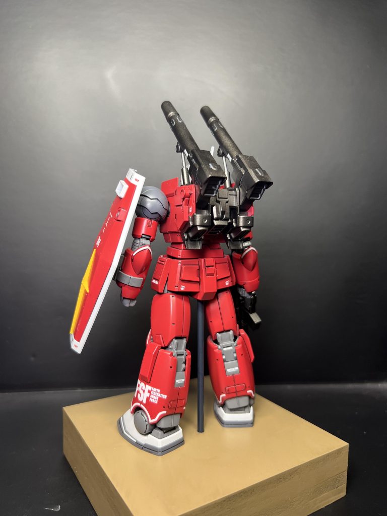 どうしてもシールドを持たせたかったのでガンダムから拝借