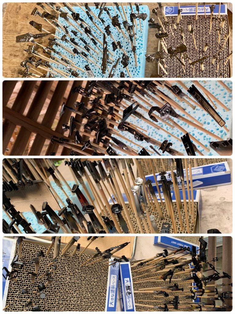 黒下地塗装圧巻の部品点数