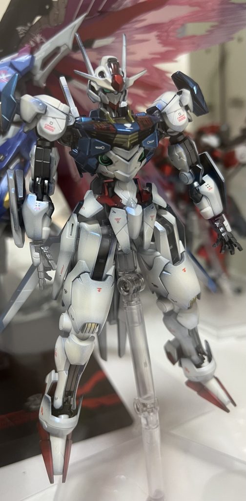 撮影ブースで照明当てるよりも部屋の光の方がサファイアブルー効いてるのわかるのが撮影技術のなさ出てますね。ポージングも含め今後は撮影技術も学ばければ