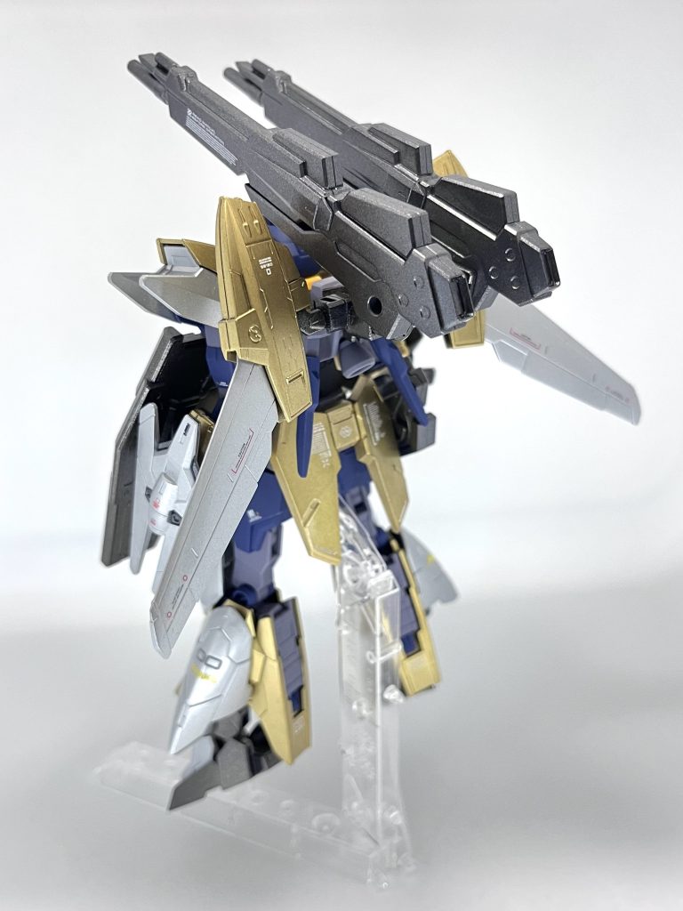 背中のダブルキャノンとウイングの感じが気に入ってます。