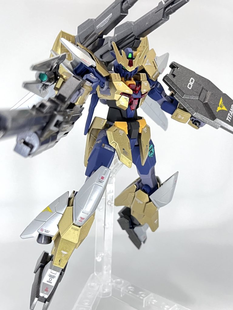 モチーフにイメージしたのはV2アサルトバスターで、何用のアーマーかと言われれば、高機動かつ超火力な強襲型なアーマーです。