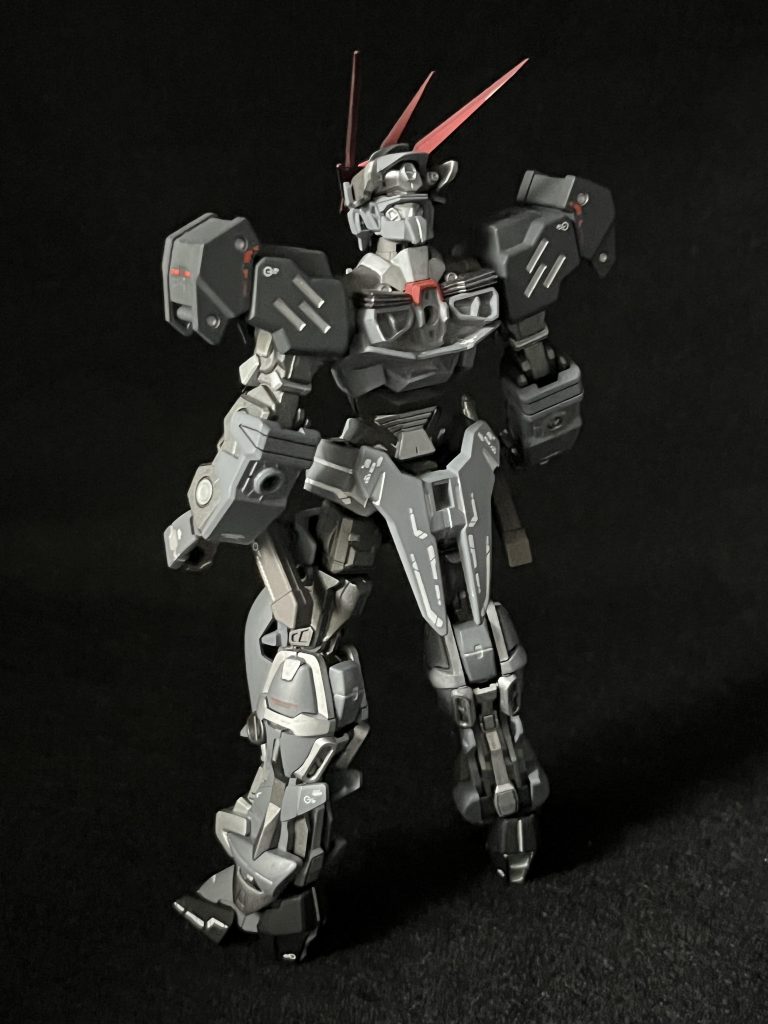 スッキリして『素体感』が出ました。ここを起点に武装バリエーションを増やして行きます。