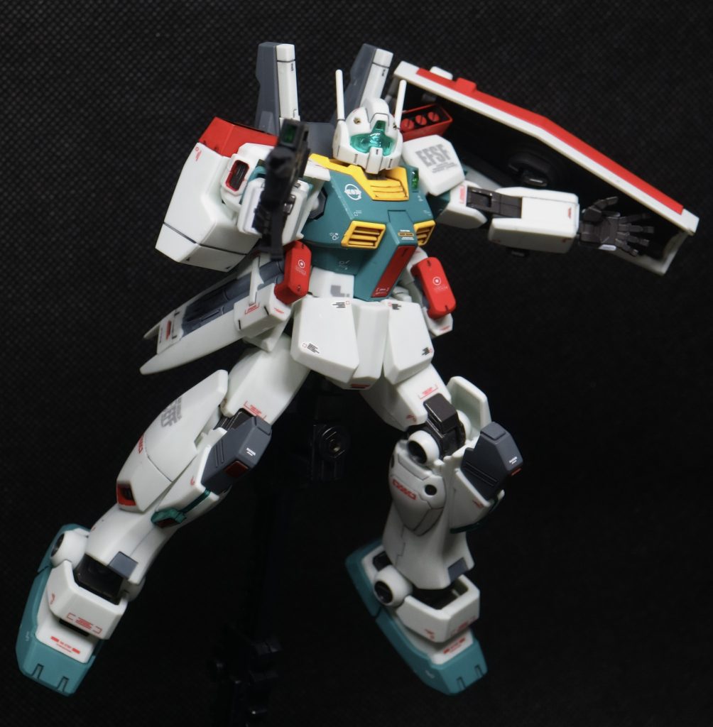 結構塗り分けが細かいのですが、時間をかけ丁寧に、設定通りに塗れば、そこそこそれらしくなります。