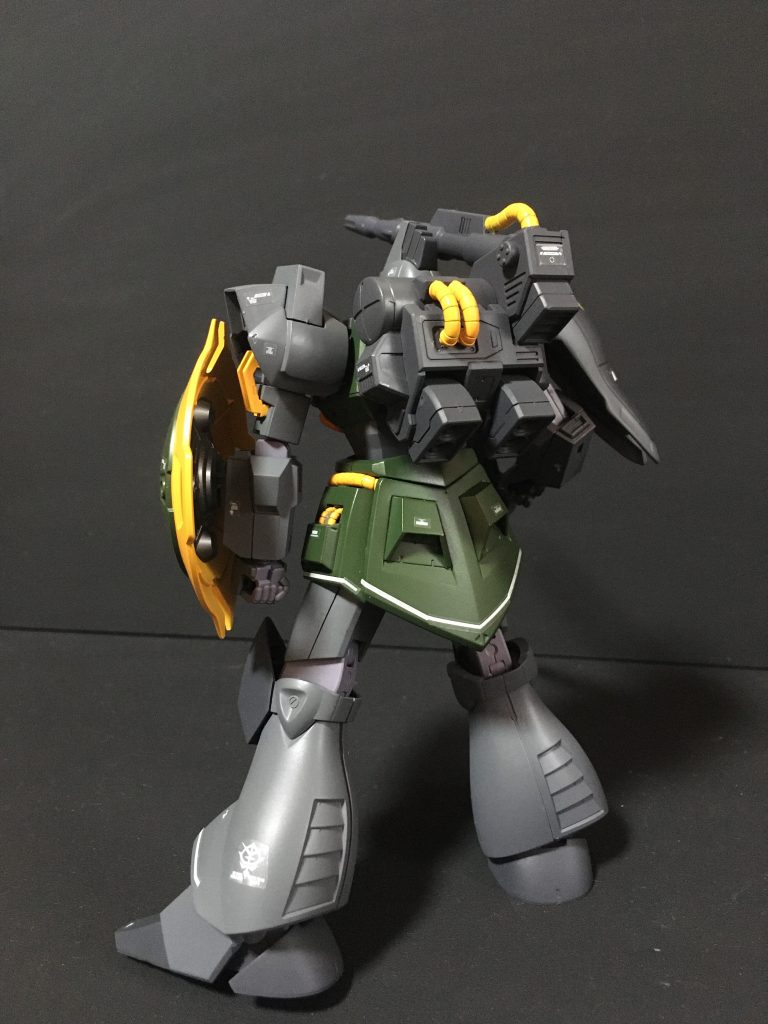 後方ショットバックパック+キャノン砲はゲルググキャノン用を使用しています。