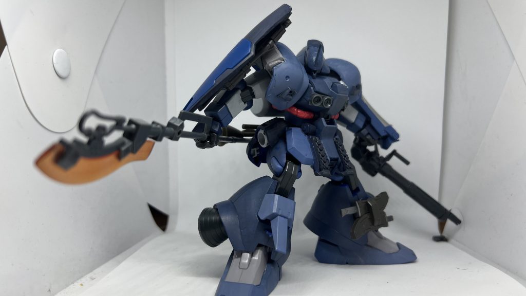 サブ4「大型ヒートホーク」いつか誰かに持たせたいと取っていたデッドエンドGを装備させたくて…。 ヒート部分は本来クリアピンクなんですが上からメタリックオレンジを軽く吹いたことで透明感があります。