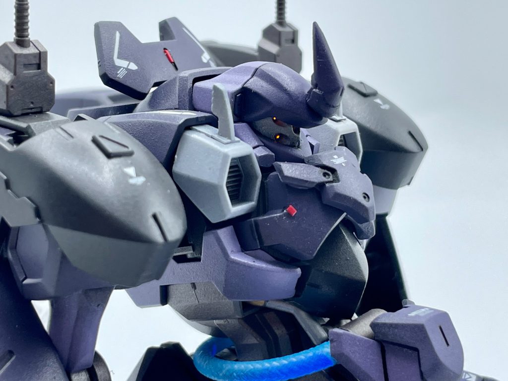 チラチラ見える顔はザウォートの物から百里の物に変更センサー増設みたいなイメージで