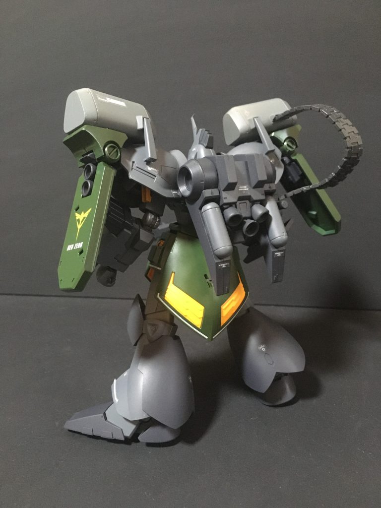 後方ショットバックパックはザク3用としました。