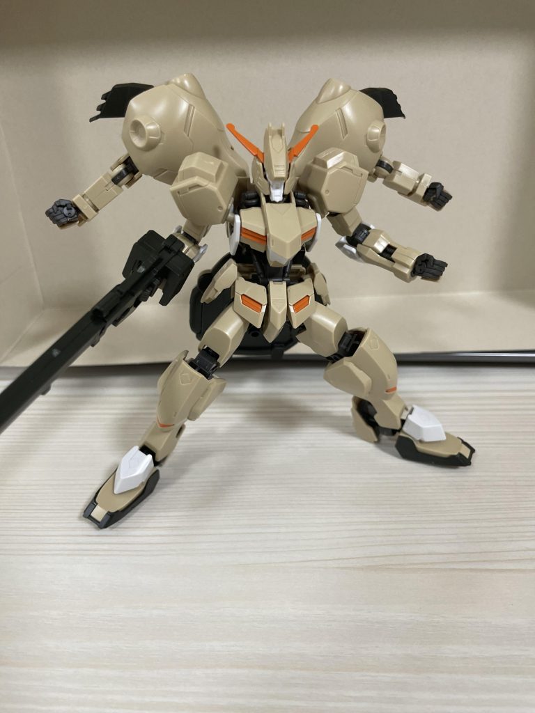 で　す　がグシオンリベイクには隠し腕があるんですねぇ〜一気に面積増えてカッコいい！