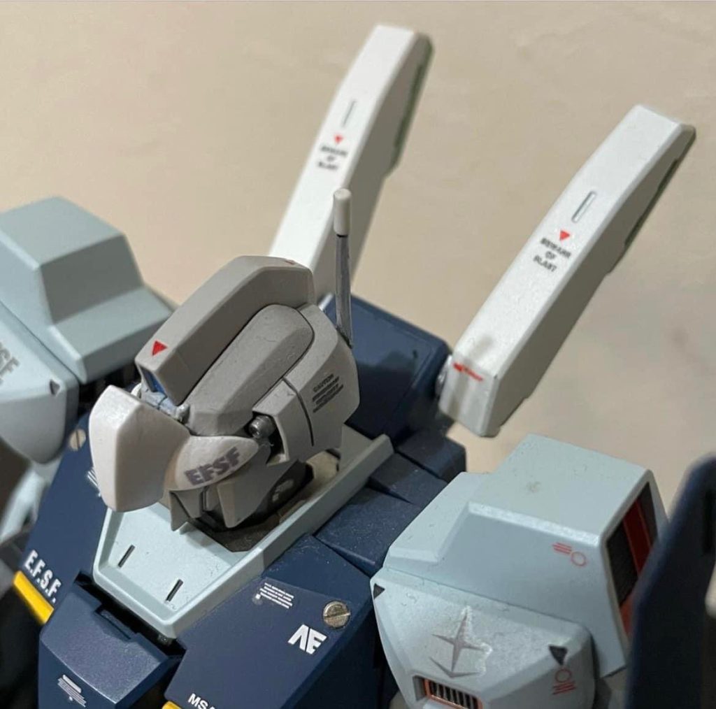 ガンダムヘッドとフレキシブルバーニア、外観上でフツーのネモではないぜアピールしている部分。😙