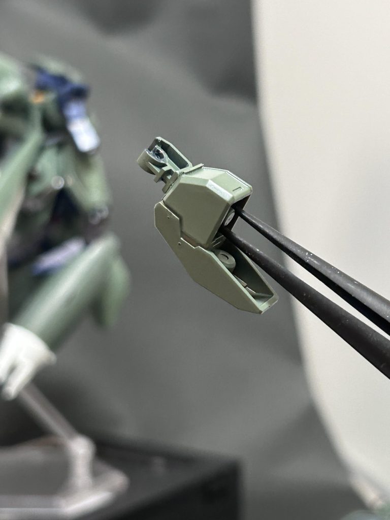 腕部クローは30MMの接続部分をサタニクスの腕部に移植しました。