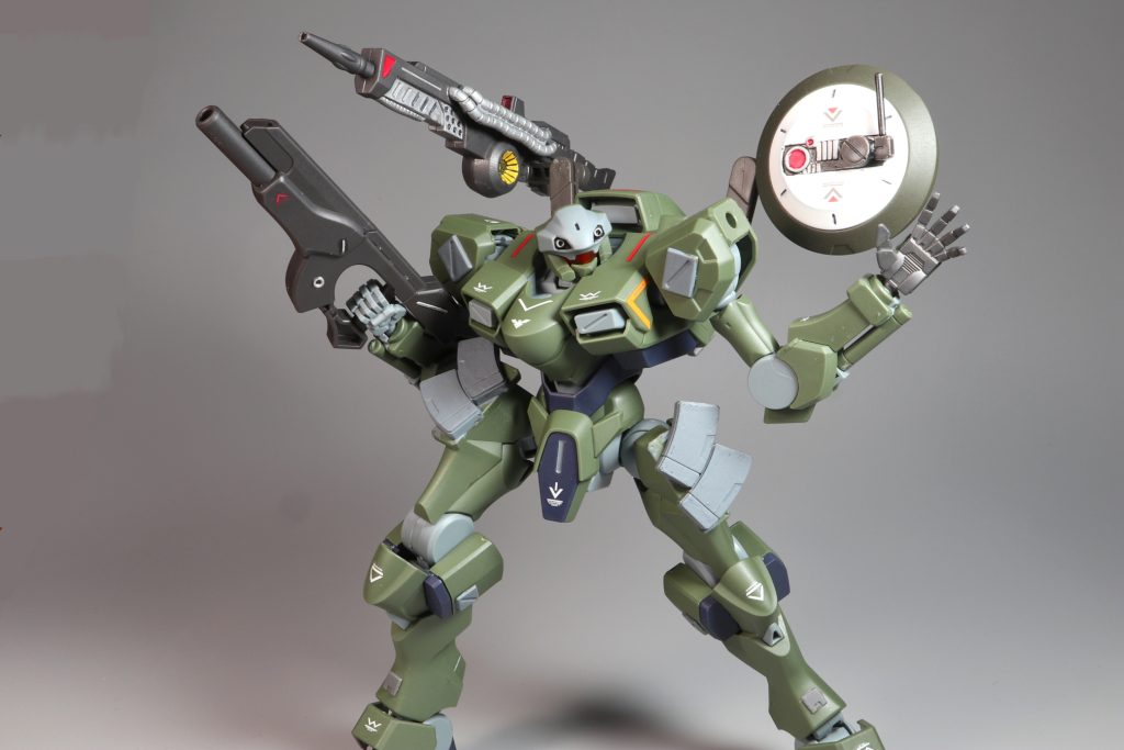 僚機に敵機の接近を伝えるの図ザウォート・ヘヴィは部隊内で異なるオプション装備をする事で様々な戦況に対応できるぞ!