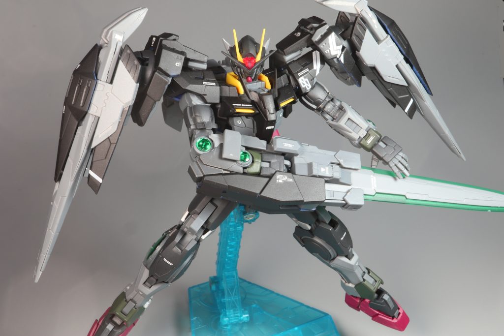 GNソードⅢ。デカいので、腕関節の保持力が試されるのが玉に瑕。