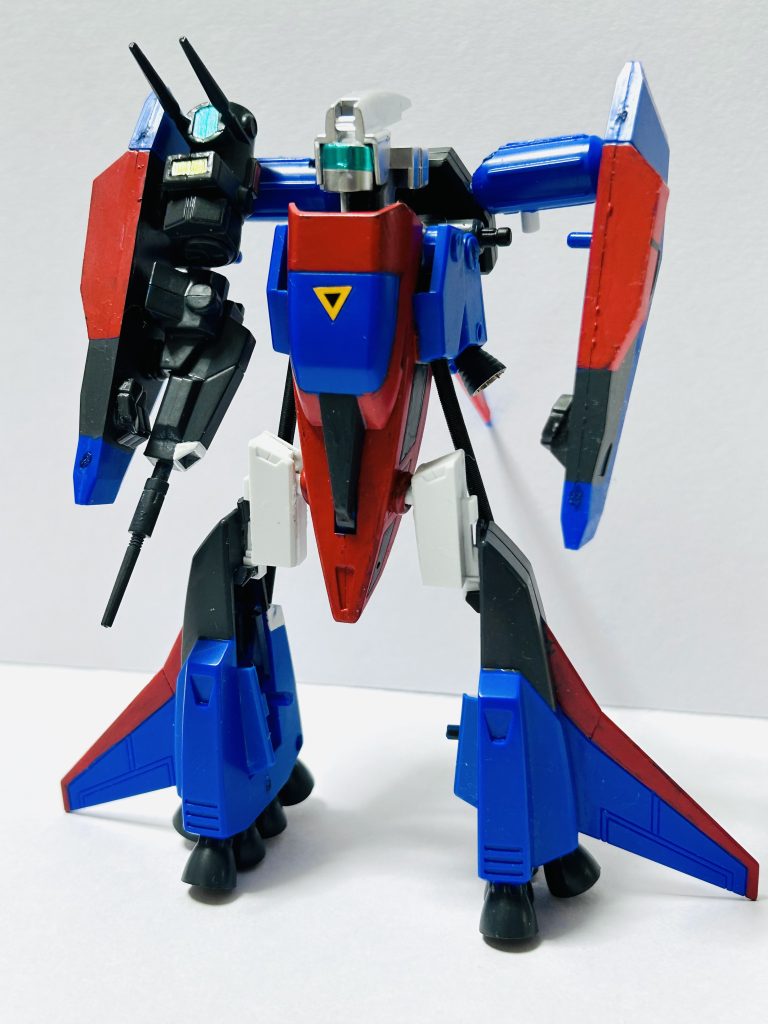 パーツだけを組み合わせてロボットモードになります。