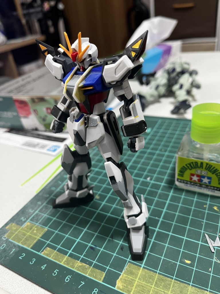 ストライクノワールのパーツとプラ板で全体はこんな感じに製作