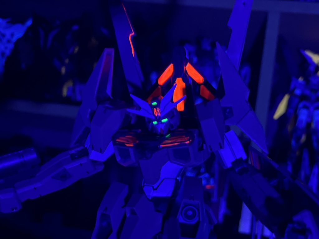 蛍光塗料で光らせるの好き