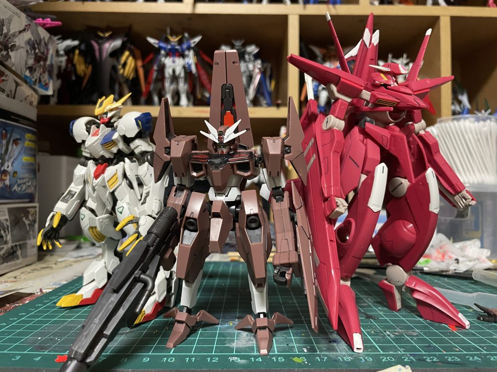 腕が長いガンダム三銃士連れてきたよ