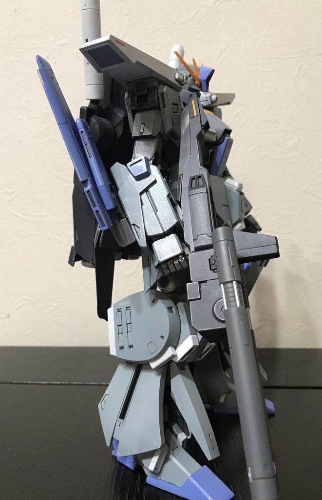 両腕のバインダーは、あえての折りたたみです。☝️😙この方がしっくりくるような…。🤔