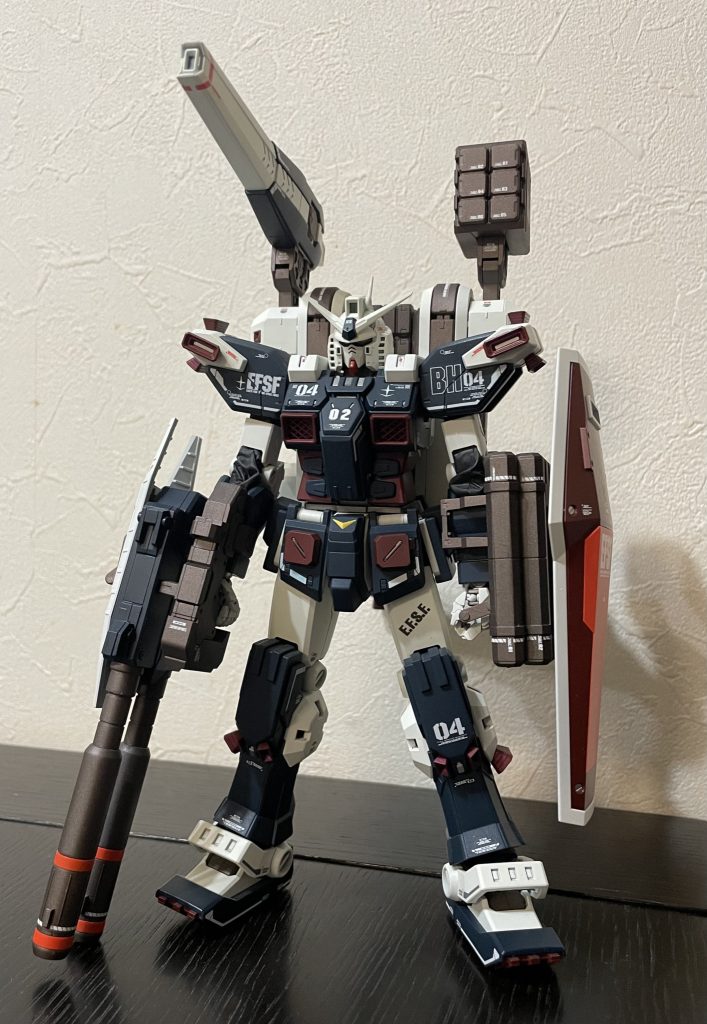 サンダーボルト宙域のリビングデッド師団も震え上がるこの面構え!!みんな言ってますが、ワルそうな顔してますよね~。😨