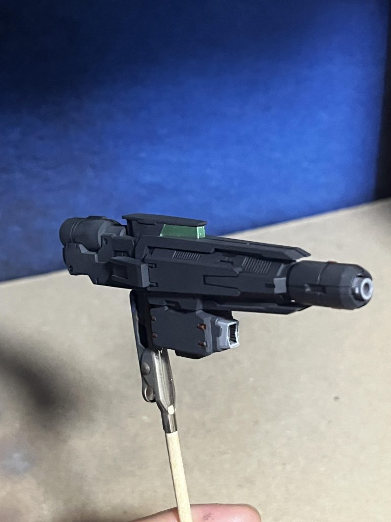 銃口と少しディテールをたしました。