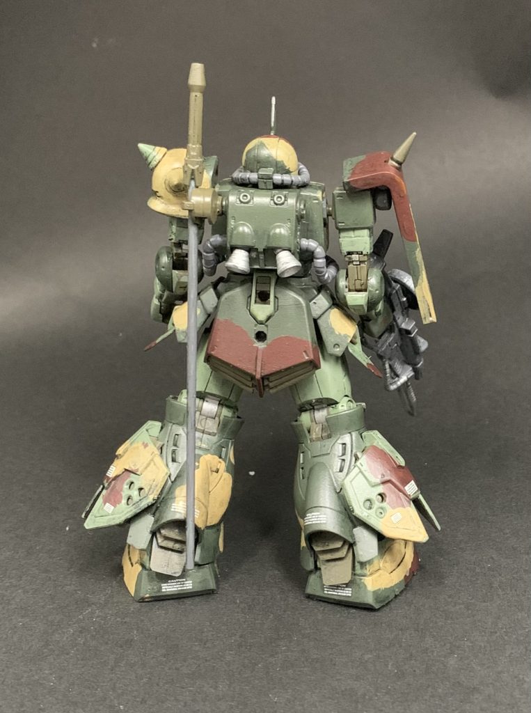 実は最近展示会に出場が決定したので、頑張ります。普段、背面はシール貼らないけど今度はもっと貼ってみようかなと思いました