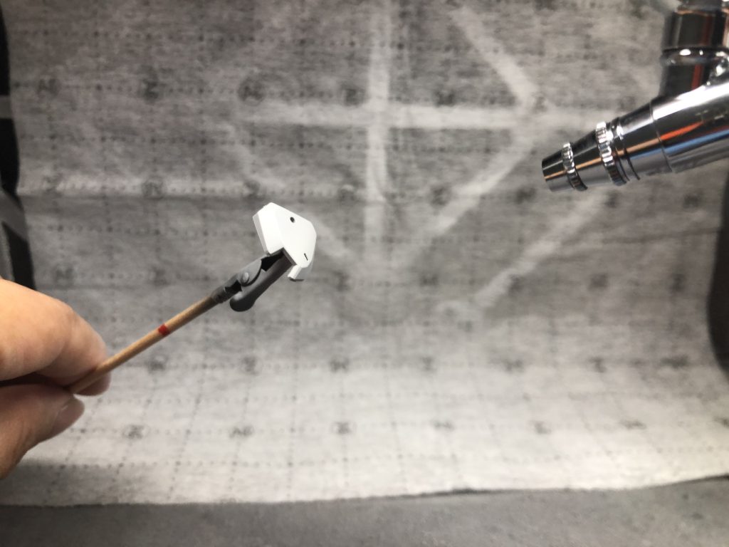 外装パーツの塗装ほぼ白の塗装