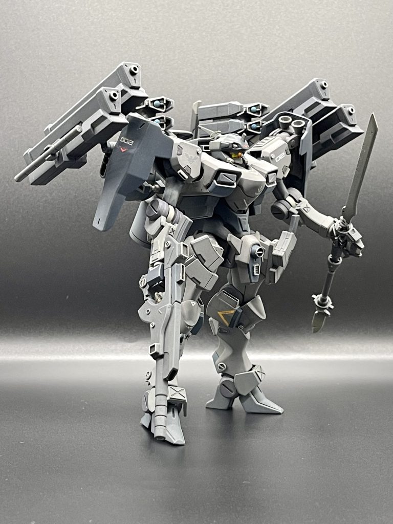 右手のロング・ビーム・ガンは、バレルを延長。文字通りロングにしておきましたw