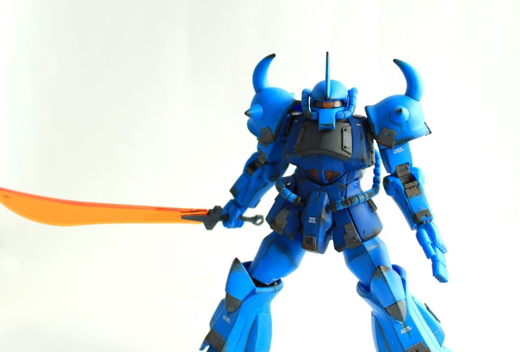 習作なので部分塗装のみで成形色活かし。増加装甲をイメージして、各所にプラ板加工を施しています。はじめてチャレンジした割にはいい感じになった気が。