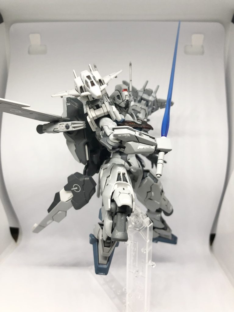 機体本体もウィングを展開して高機動強襲型です。