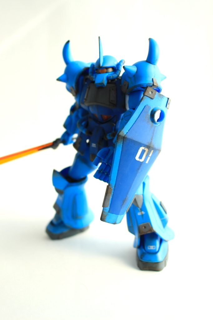 全体的に重厚感が出て、戦場をくぐり抜けたグフっぽくなりました。グフは漢の機体ですよね……