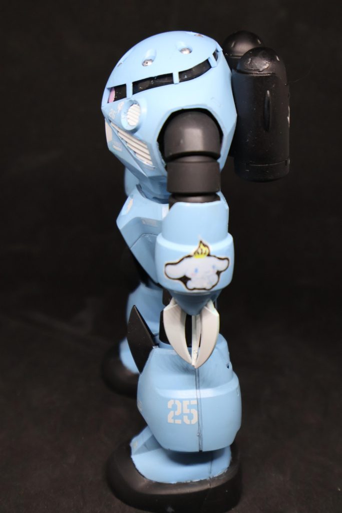 デカールはガンダムデカールやTDの数字のデカールやRBコーションデカールがメインのシナモンに関しては100均で売っていたサンリオのシールを元にA-oneデカールシートで作成しました。