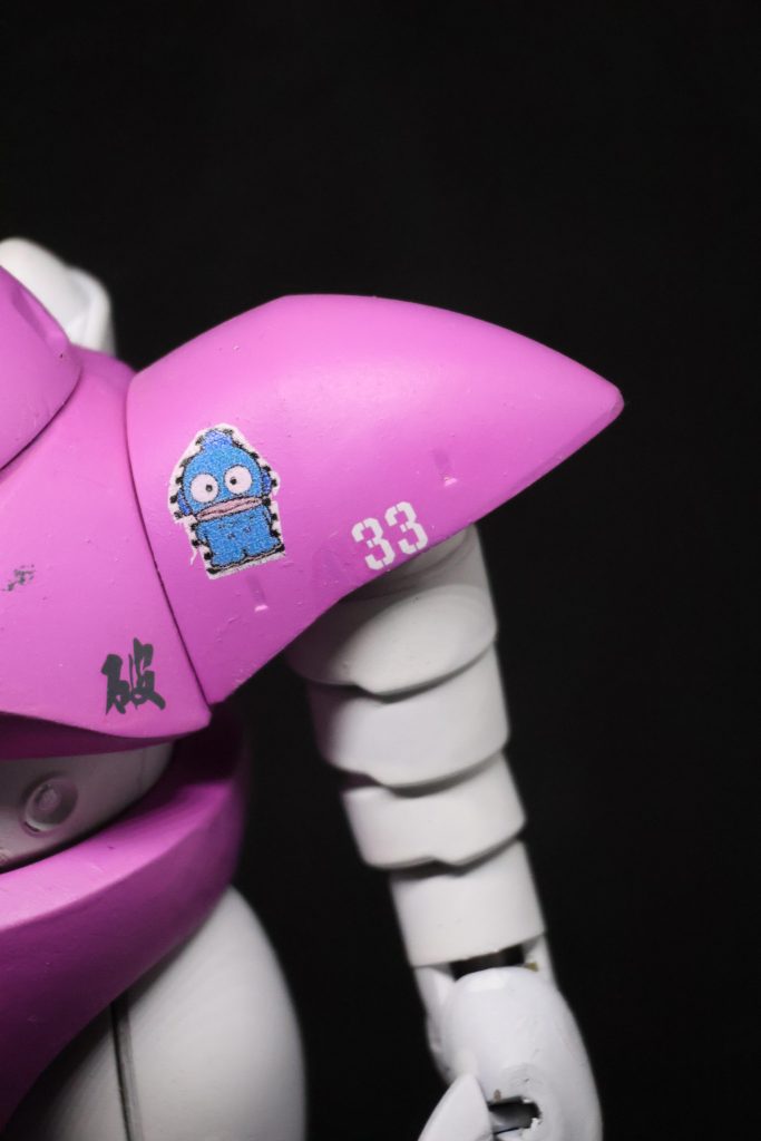 デカールの貼り直しはガンダムデカールをメインににハンギョドンは100均のサンリオのシールを元にA-oneデカールで作成して貼り付けてあります。何か粗だらけですが、その辺はご容赦願います。