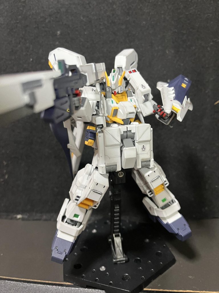 使用キットはギガンティックアーム(アウスラ本体)ヘイズル改(シールドブースター)ヘイズル2号機(トライブースターポッド)を使用しています