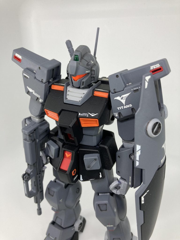 肩のボリュームがあるので、この角度からがシックリくるかもしれない