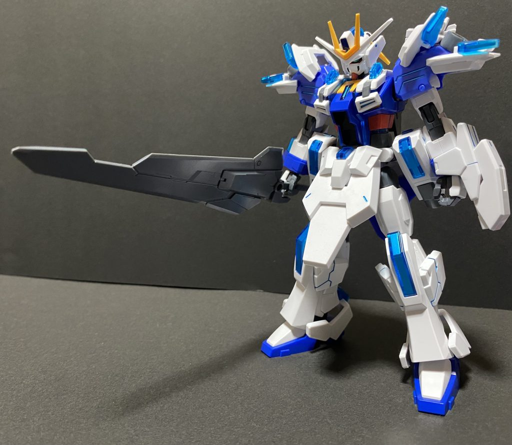 機体名に追加されたRはリフェイズ（Rephase）のR脚部を改修（再構成）した為機体名はエクストリームガンダムリフェイザー・ザンフェイズに変更となりました 