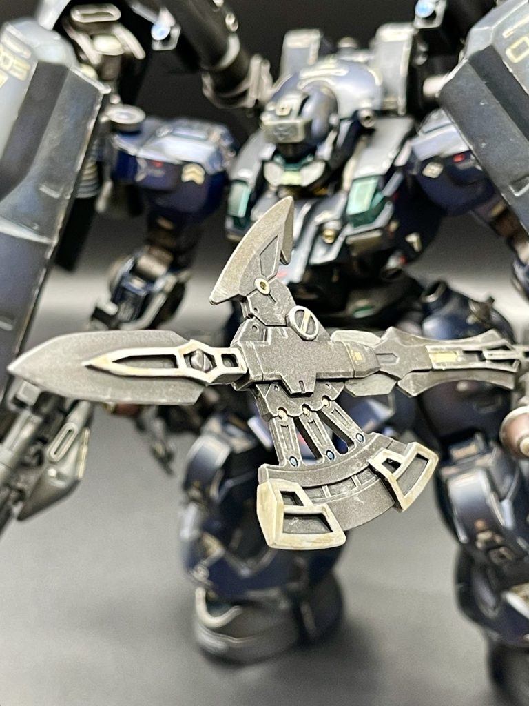 武装類。グエル機がビームパルチザン、ラウダ機がヒート系の戦斧との事なので、こちらはハルバートとビームサーベルを融合したオリ武器にしました。