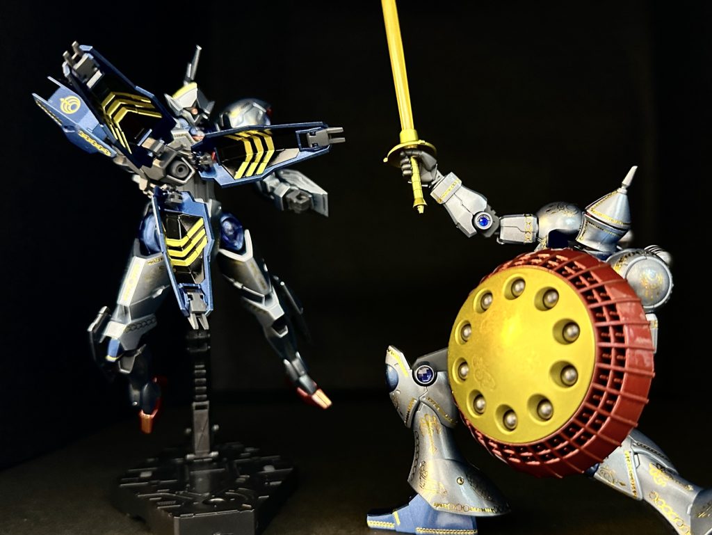 ビームブレイザーはGXメタルダークブルー、Ex- ブラック、スターブライトブラスで塗り分けています。同時に製作したHG ギャンと対決させています。