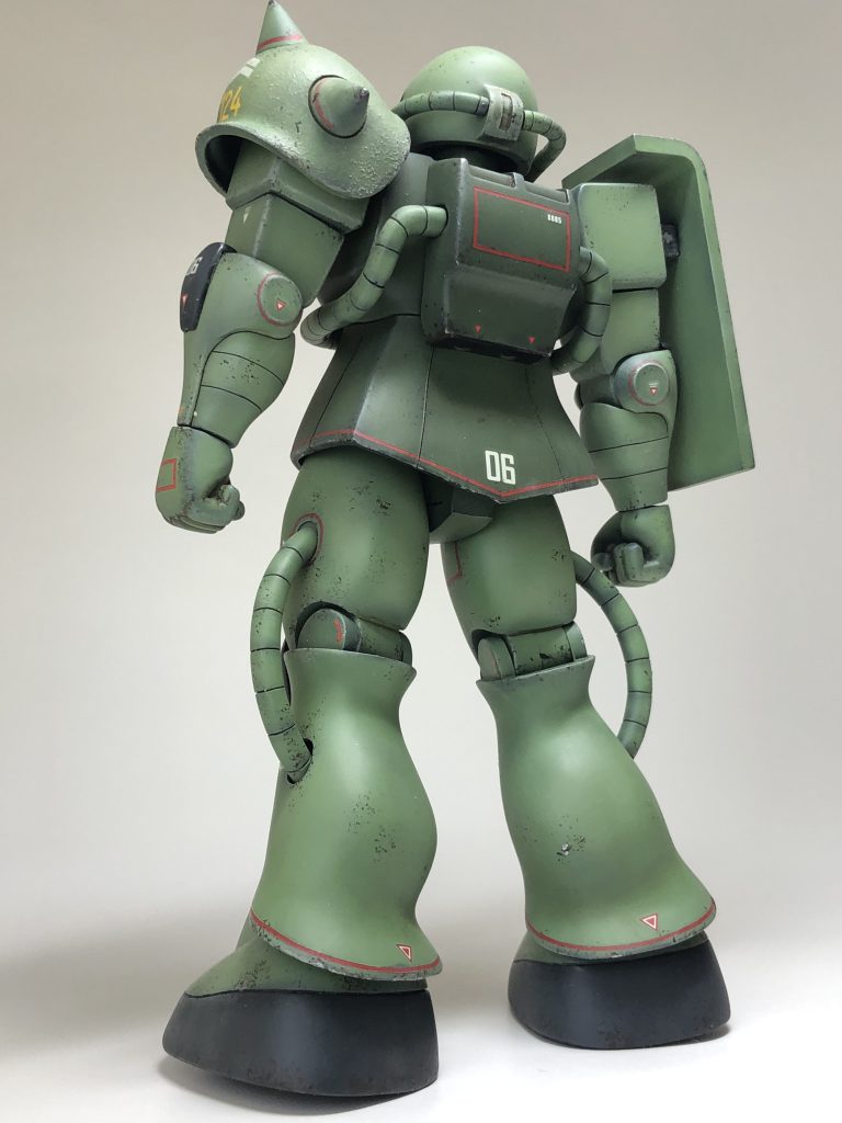 太腿の付き位置も変更しました。肘と膝は後ハメ加工をしています。