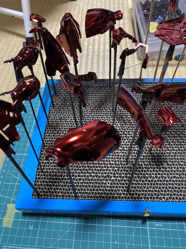 トミアルのアンダーブラックII→ボーンミラーII→各種フィニッシュクリアです。思った以上のメッキ感が出ました。