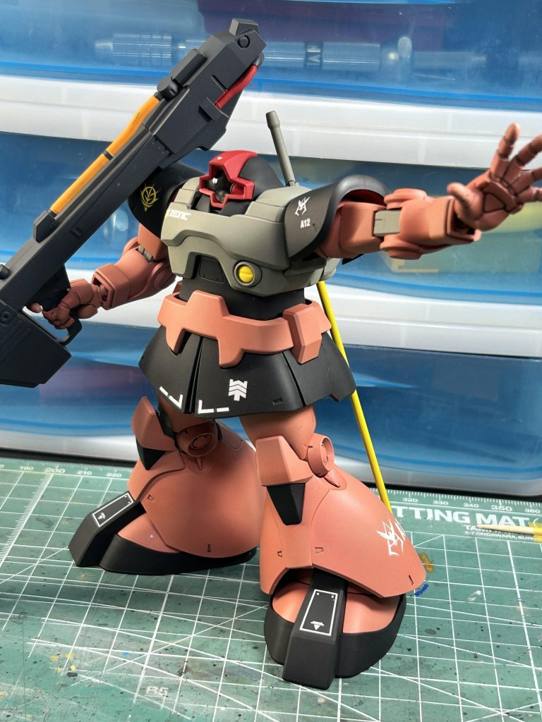 シャア大佐っぽく指示出し「各機散開！敵MSを撃破せよ！」