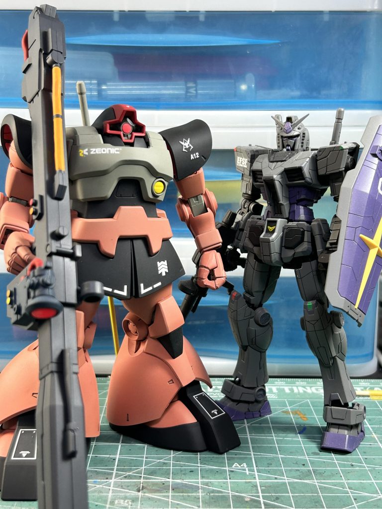 シャア専用リックドムVS G-3ガンダムガンダムはRX-78F00を塗装してます^ ^