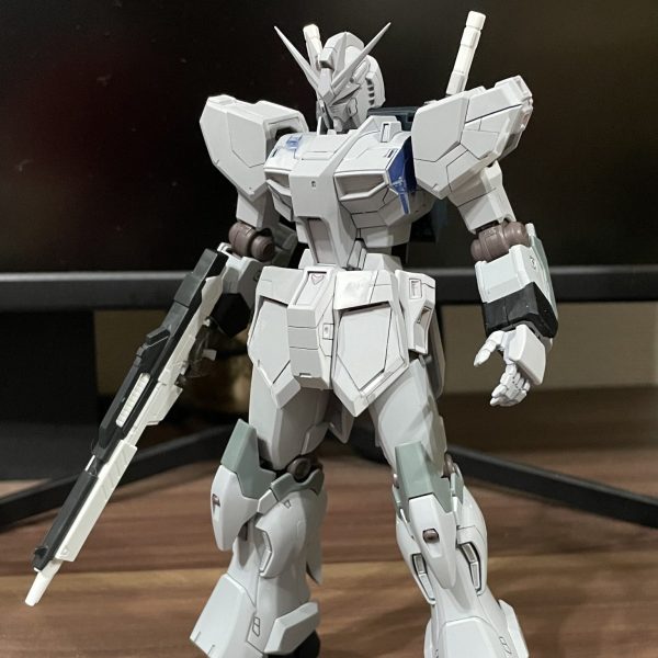 EGνガンダムと HGシナンジュスタインをミキシングしつつ。（1枚目）