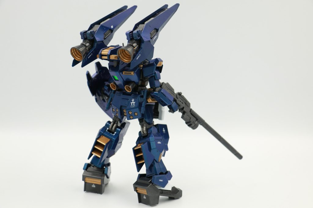 背面です。ガンダムMk2をベースに、アドバンスドヘイズルのパーツ等を追加してまとめました