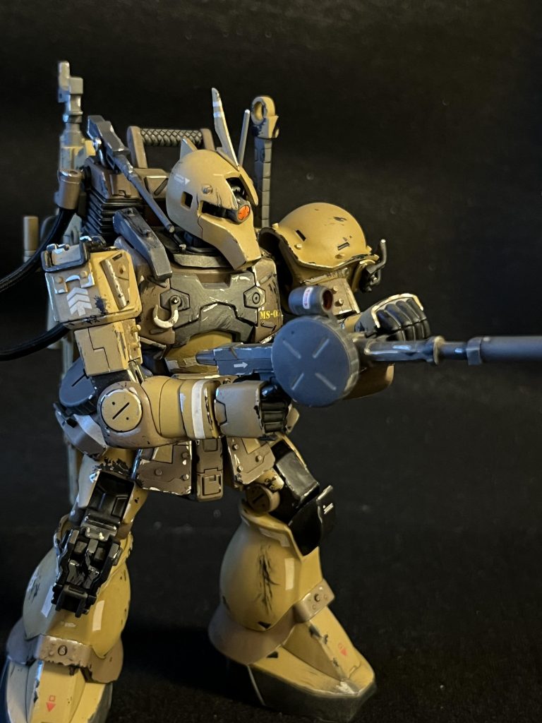 ザクマシンガンはシンプルに構えさせる