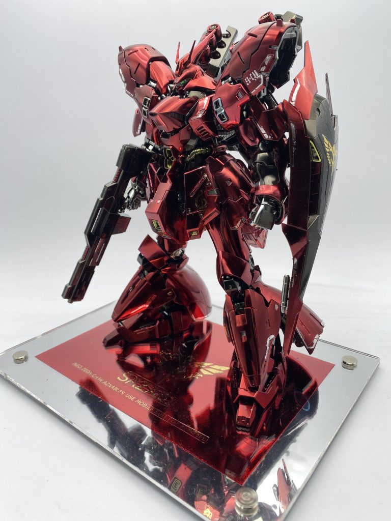 今回自作デカールで念願の金文字が作れました。