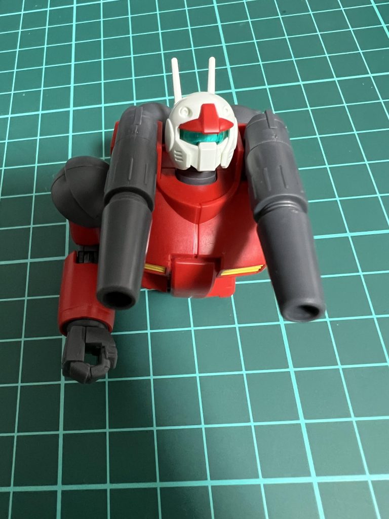 組み立て中。なんとなく目が合ったので残した